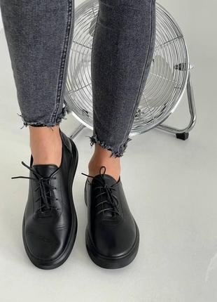 Женские черные туфли лоферы кожаные на шнурках10 фото