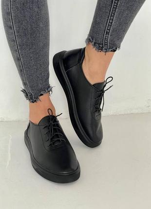 Женские черные туфли лоферы кожаные на шнурках1 фото