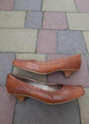 Шкіряні туфлі tamaris10 фото