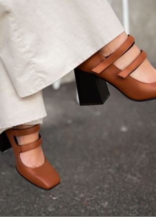 Дизайнерские коричневые кожаные туфли с квадратным носком на удобном каблуке8 фото