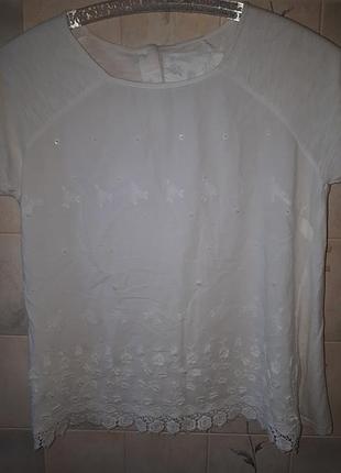 Біла футболка шикарний декор