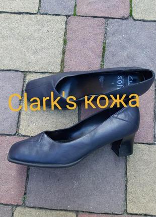 Кожаные туфли clarks