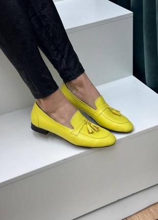 Желтые базовые лоферы из натуральной кожи много цветов