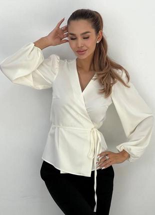 Шелковая блузка на запах рубашка с длинными рукавами блуза приталенная стильная базовая черная1 фото