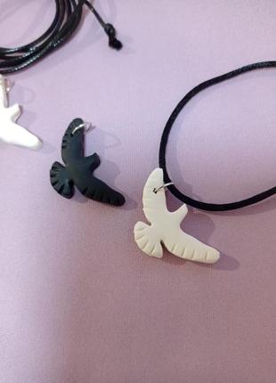 Горлица подвеска на шнурочке, горлица белая, горлица черная