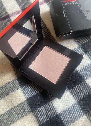 Оксамитові рум'яна-хайлайтер shiseido 01 inner light  innerglow cheek powder румяна1 фото