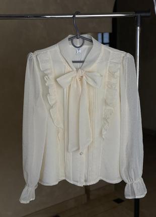 Блуза з бантом на білому завязках кольору айворі / беж/ молочний2 фото