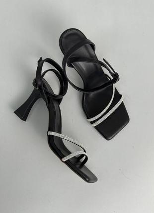 Босоножки женские кожаные черные со стразами