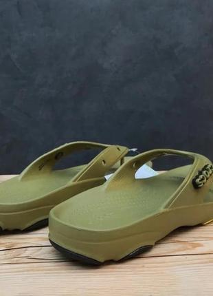 Крокс шльопанці фліп оливкові-хакі crocs all-terrain flip aloe green9 фото