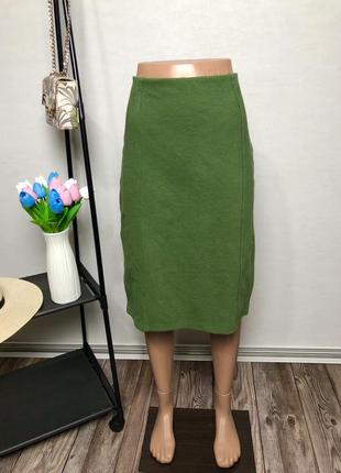 Трикотажная зеленая юбка миди