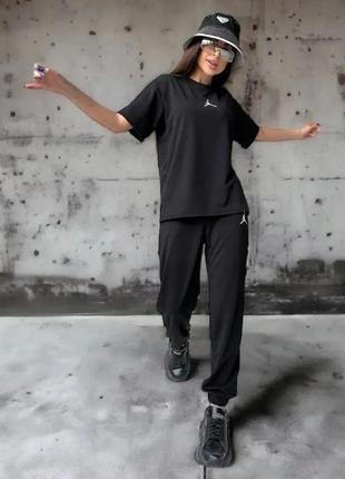 Женский костюм футболка и штаны nike air jordan черный