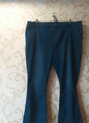 Стрейчевые джинсы для роскошной леди