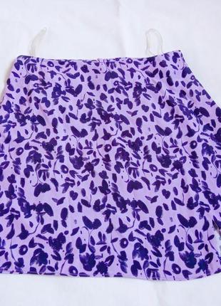 Легка модна юбка