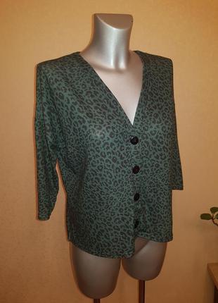 Блуза на пуговицах зеленый леопард