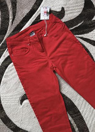 Джинсы женские