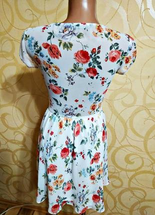 Ніжна легка сукня у яскравий квітковий принт відомого іспанського бренду zara5 фото