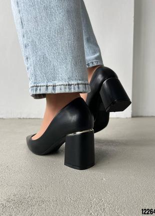 Черные женские туфли на каблуке каблуке7 фото