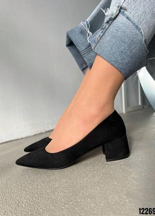 Черные женские туфли на маленьком каблуке каблуке замшевые7 фото
