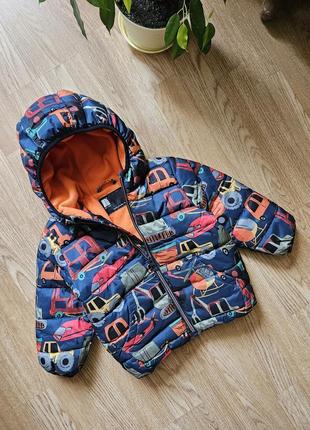 Шикарная утеплегная курточка на мальчика 12-18мис на 1 год принт машинки