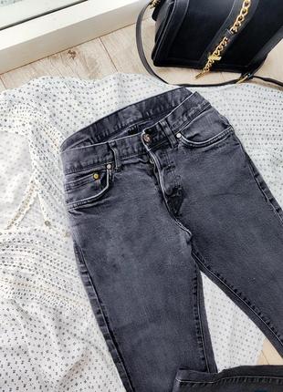 Стильные коттоновые джинсы слим на заклепках h&amp;m.3 фото