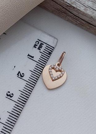 Подвеска золотая с двумя сердечками и маленькими белыми круглыми фианитами