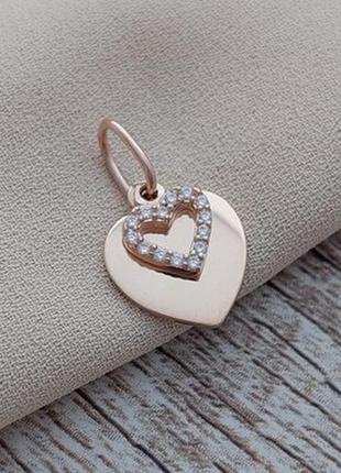 Подвеска золотая с двумя сердечками и маленькими белыми круглыми фианитами