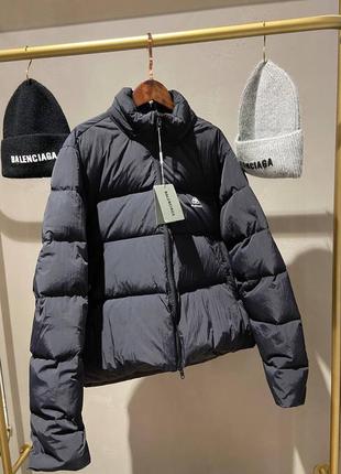 Пуховик бренда balenciaga