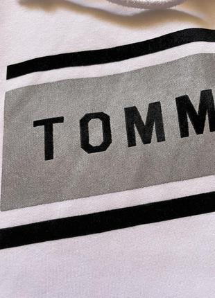 Худи Tommy jeans с лого на груди7 фото