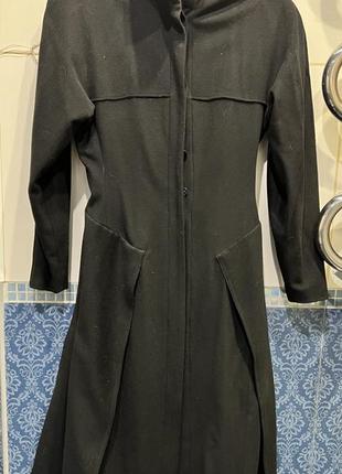 Ексклюзивне чорне пальто versace, оригінал