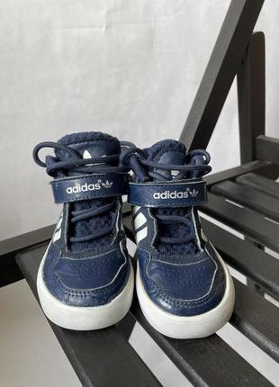 Високі кросівки adidas для хлопчика2 фото