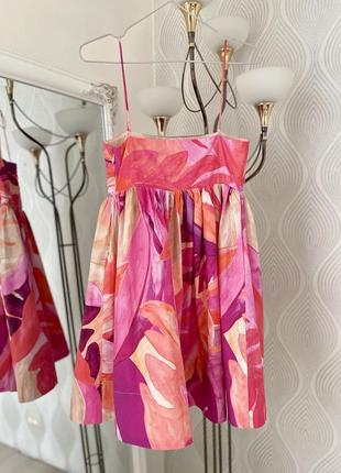 Міні сукня на брительках з бавовни у квітковому принті розміру xs від hsm5 фото