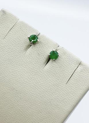 Сережки-пуссеты серебряные с фианитом "королёк зел" 1,16 г