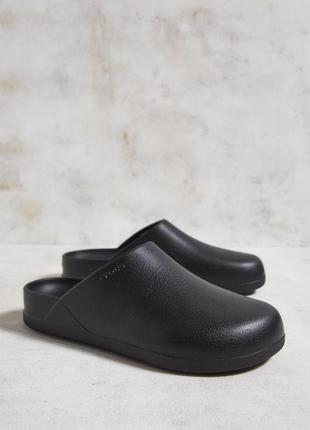 Crocs dylan clogs in black, unisex !