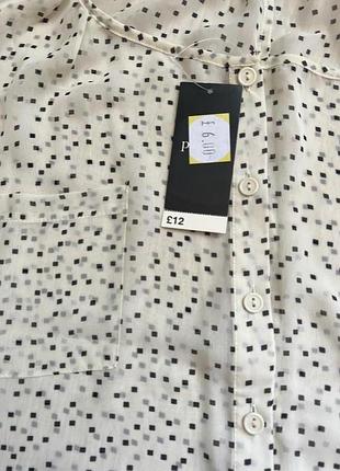 Очень красивая и стильная брендовая блузка.