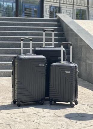 3 шт ударопрочный пластиковый комплект чемоданов дорожных на колесах 4 колеса1 фото