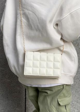 Жіноча маленька сумка клатч на ланцюжку біла2 фото