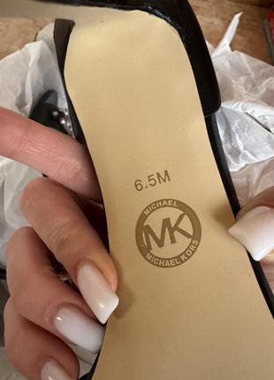 Шкіряні сандалі, босоніжки michael michael kors izzy sandal колір чорний оригінал3 фото