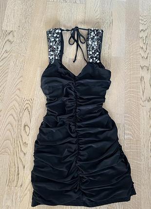 Розкішна святкова сукня зі збірками