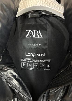 Zara жилет черный глянцевый лаковый удлиненный длинный moncler жилетка безрукавка телопуховый massimo dutti7 фото