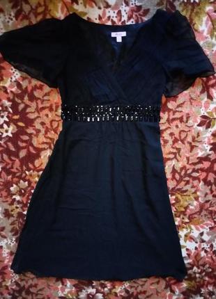 Черное шелковое платье на запах рукава крылья с декором monsoon