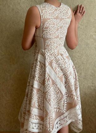 Шикарное кружевное платье нежно разова см размер2 фото