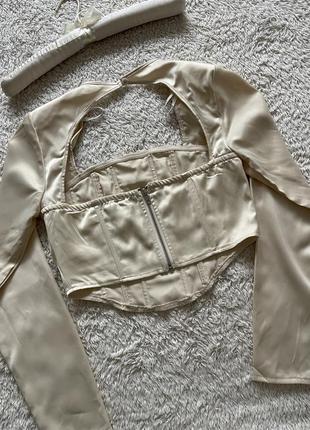 Атласная блузка missguided с вырезанным корсетом и коротким топом кремового цвета,2 фото