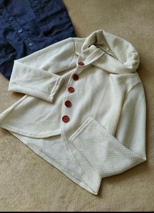 Оригінальна кофта з коміром