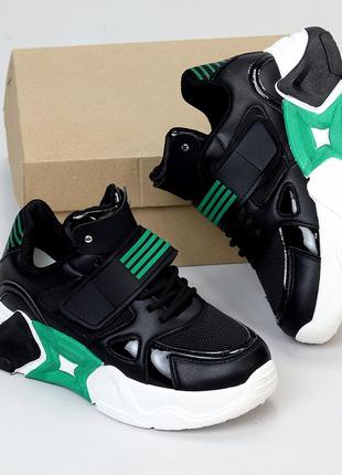 Модні молодіжні маломірні кросівки чорні з зеленим, тренд 2024 на потовщеній товстій підошві5 фото