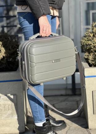 Бьюти - кейс для чемодана пластиковый mcs турция ручная кладь 16 литров
