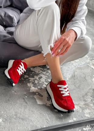 Червоні натуральні замшеві кросівки на білій товстій підошві замша4 фото
