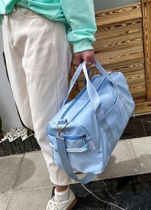 Спортивная женская сумка водоотталкивающая на 5 отделений красная