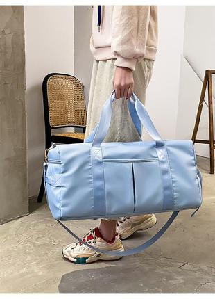 Спортивная женская сумка водоотталкивающая на 5 отделений красная