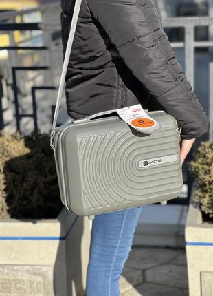 Бьюти - кейс  для чемодана пластиковый mcs турция ручная кладь 16 литров