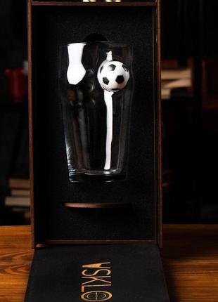 Бокал для пива с мячом + деревянная коробка